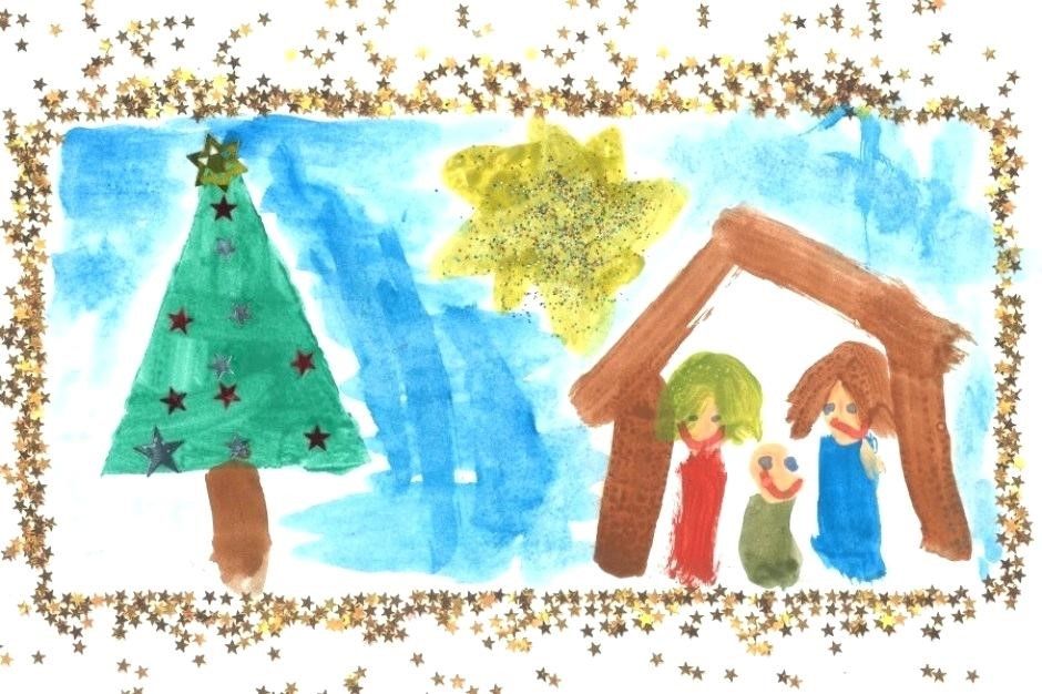 Eine Familie steht unter einem Weihnachtsbaum neben einer Krippe und feiert den Advent in einer bunten Zeichnung.